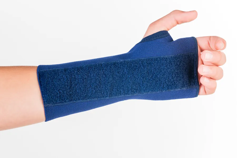 Muñequera metacarpiana con férula ambidiestra INTEX 7.153